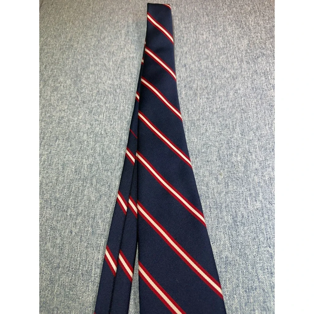 Resilio Mansours Neck Tie Navy Blue with Red Stripes Victoria's College